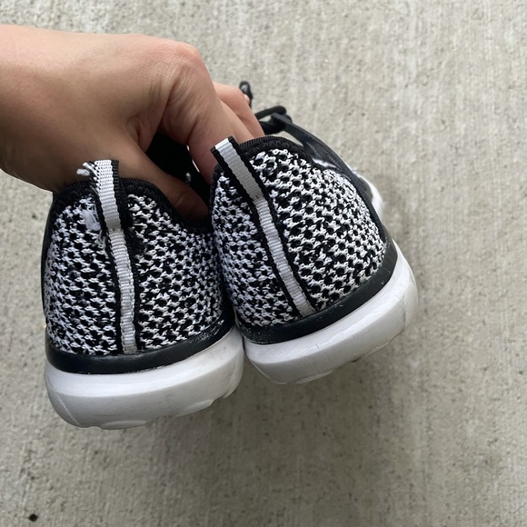 Champion C9 Poise Performance Black & White Speedknit Athletic Sneaker S… - Picture 5 of 10